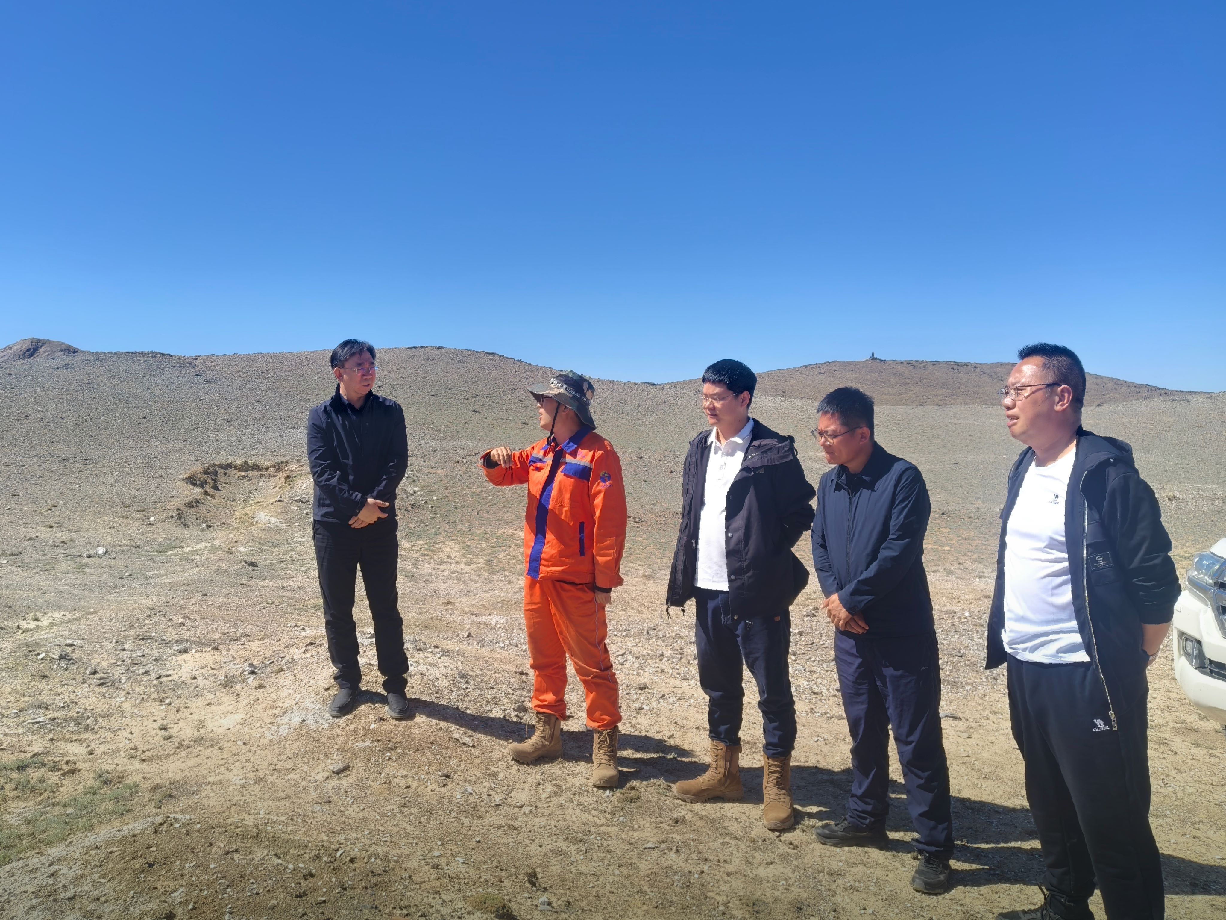 劳动最光荣，奋斗正当时｜青河县领导深入敖包西铜多金属矿勘查区调研慰问